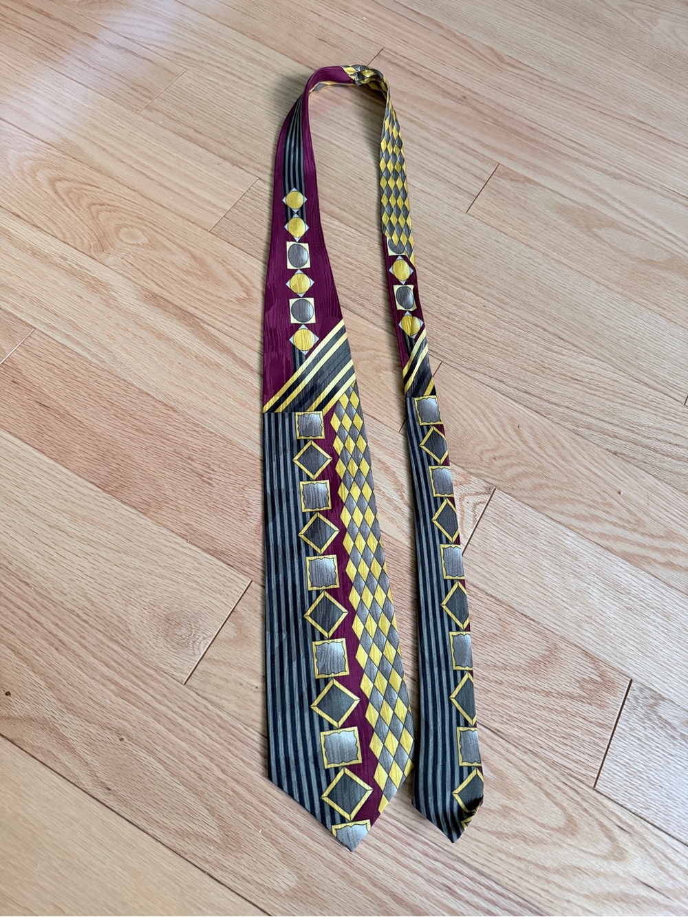 Vintage Men's Geometric Patterned 100% Italian Silk Tie